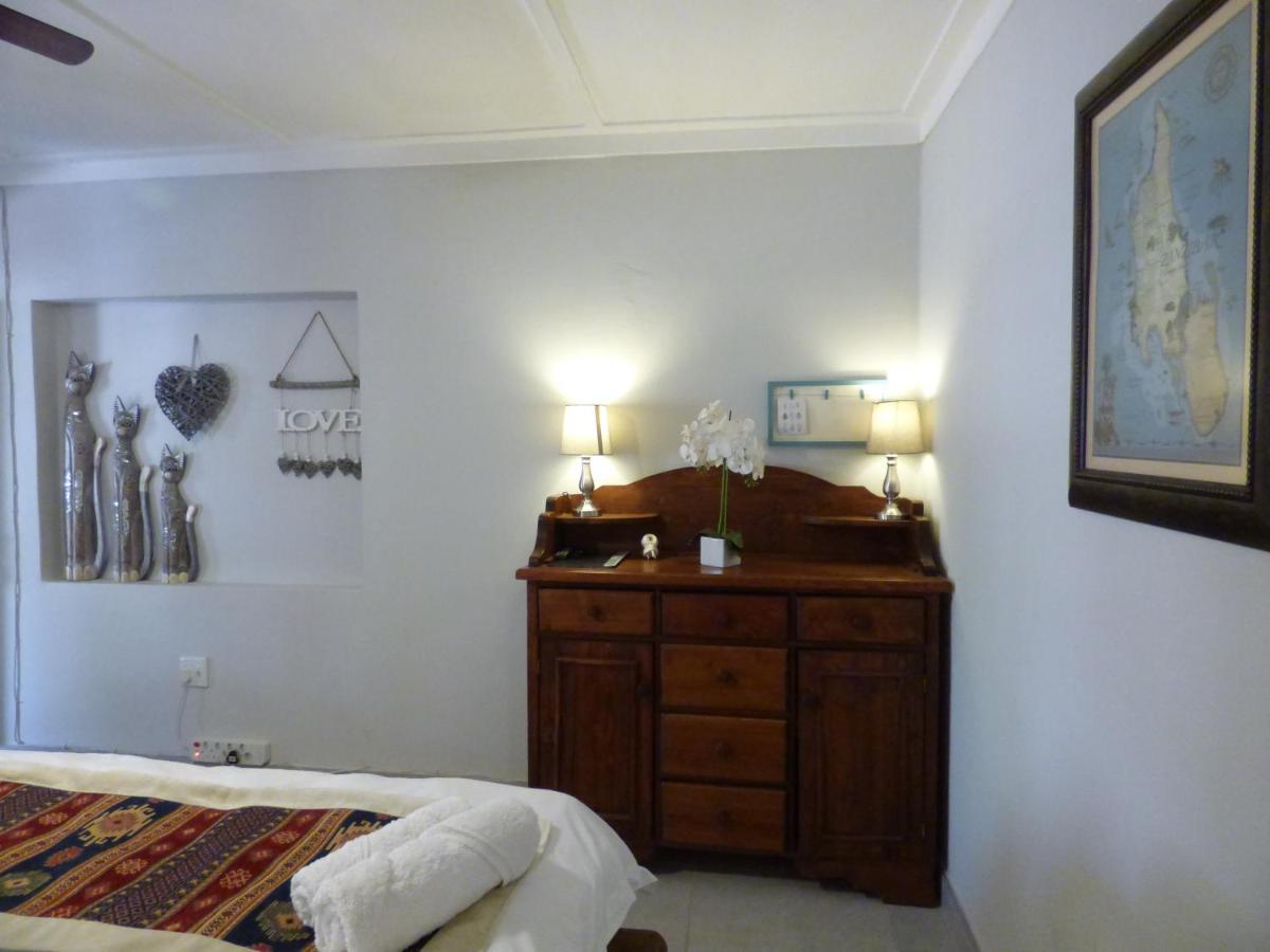 Villa Africa Guesthouse 楚梅布 外观 照片