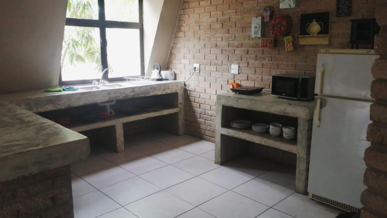 Villa Africa Guesthouse 楚梅布 外观 照片