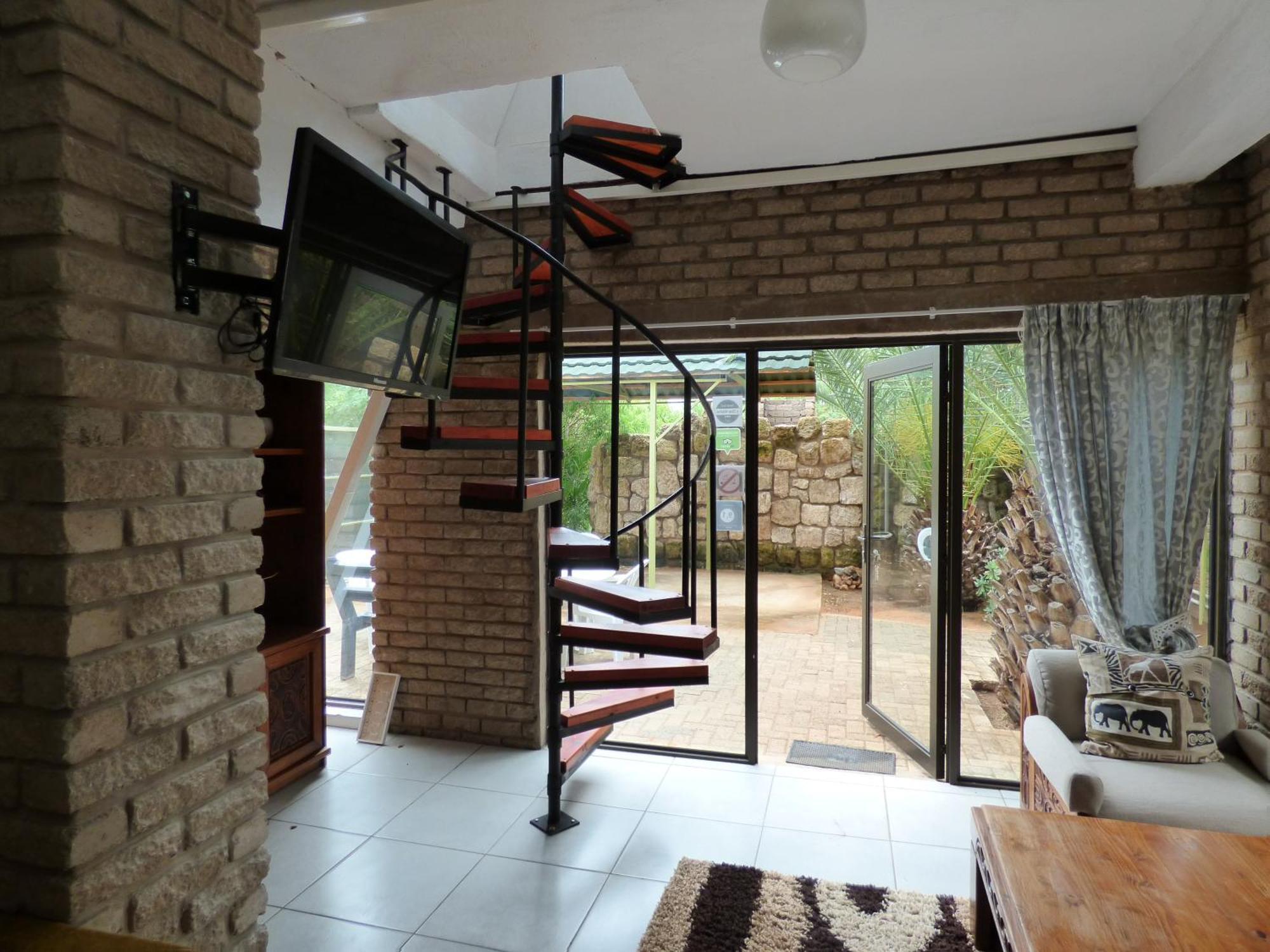 Villa Africa Guesthouse 楚梅布 外观 照片