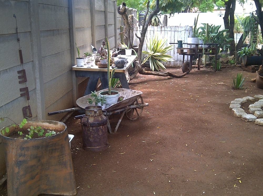 Villa Africa Guesthouse 楚梅布 外观 照片