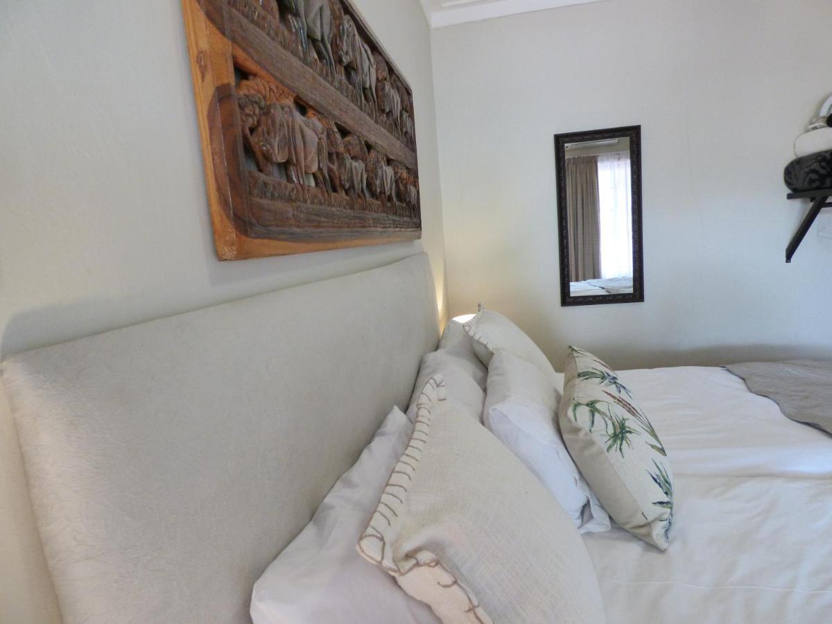 Villa Africa Guesthouse 楚梅布 外观 照片