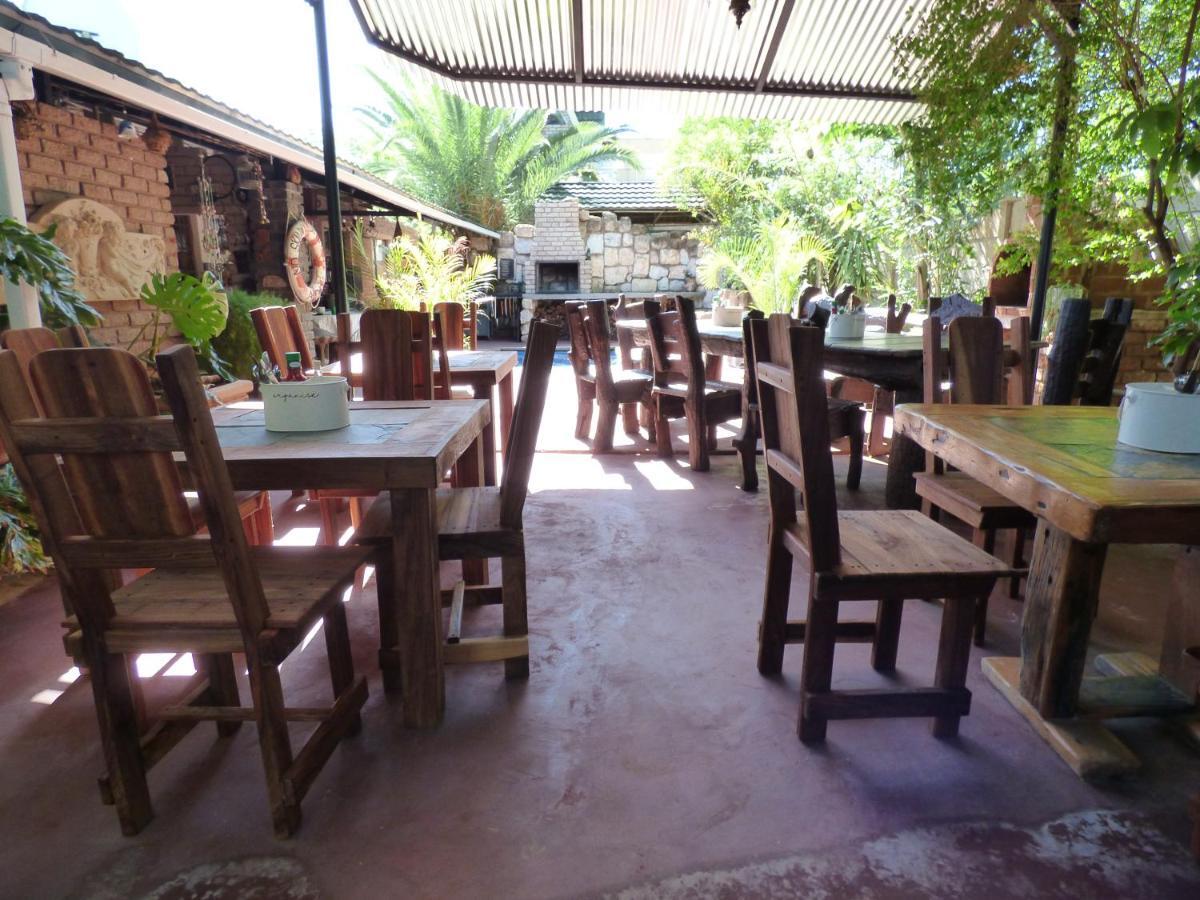 Villa Africa Guesthouse 楚梅布 外观 照片