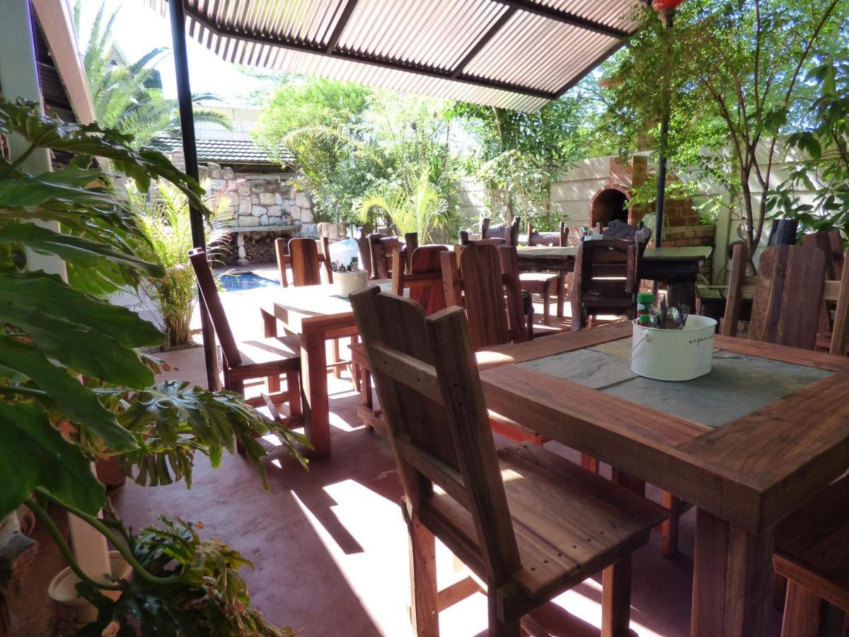 Villa Africa Guesthouse 楚梅布 外观 照片