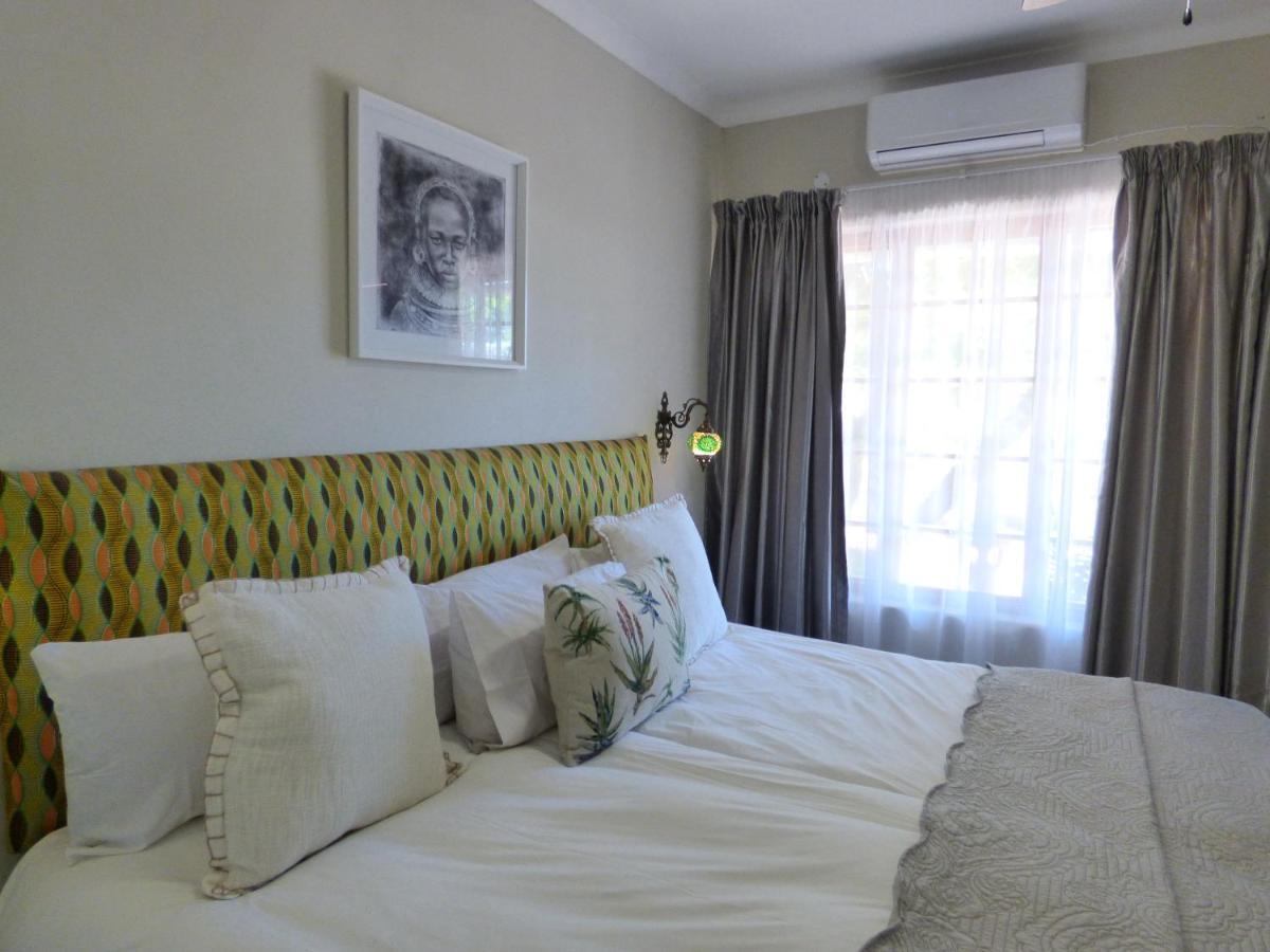 Villa Africa Guesthouse 楚梅布 外观 照片