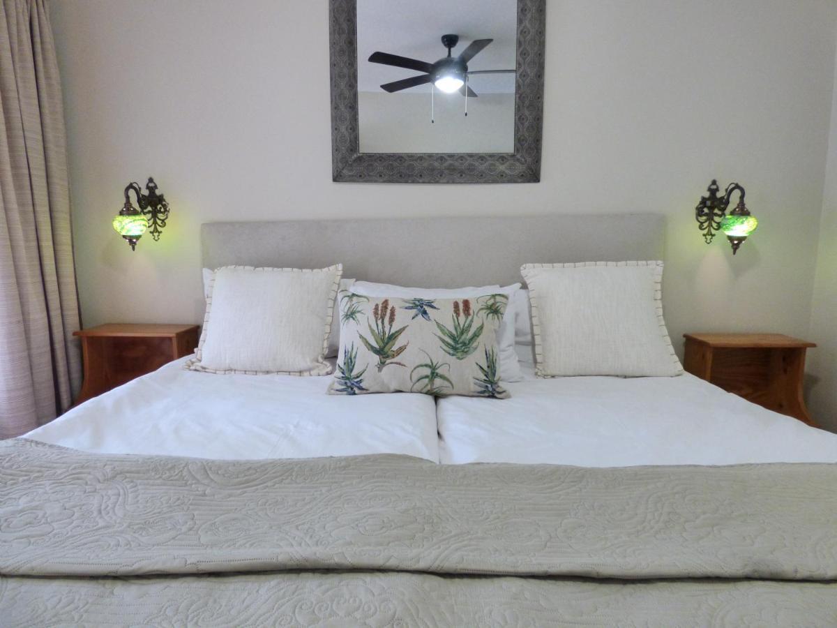 Villa Africa Guesthouse 楚梅布 外观 照片