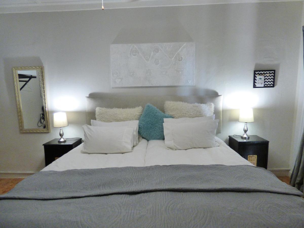Villa Africa Guesthouse 楚梅布 外观 照片