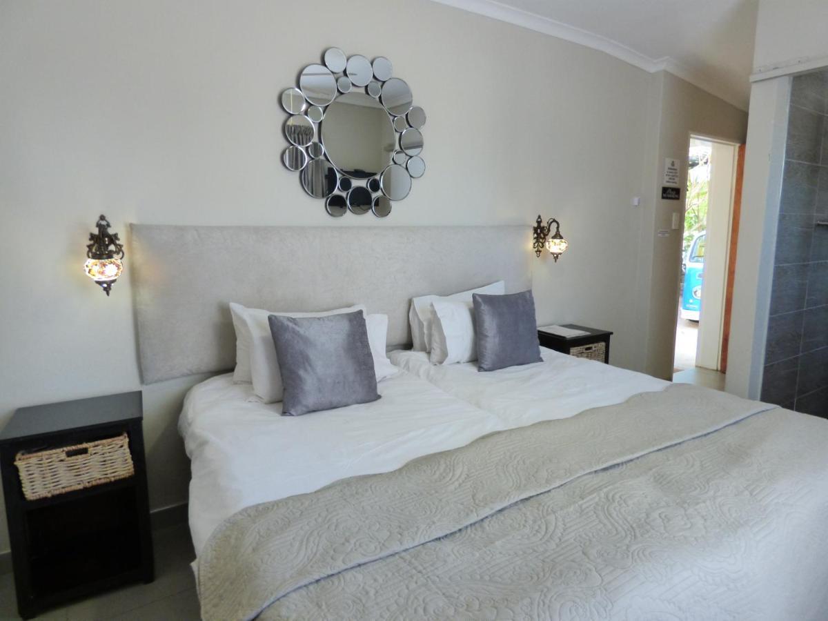Villa Africa Guesthouse 楚梅布 外观 照片