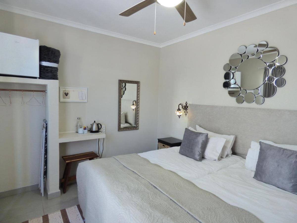 Villa Africa Guesthouse 楚梅布 外观 照片
